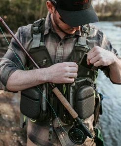 Elkton Outdoors Fly Fishing Vest Backpack With Wading Pack